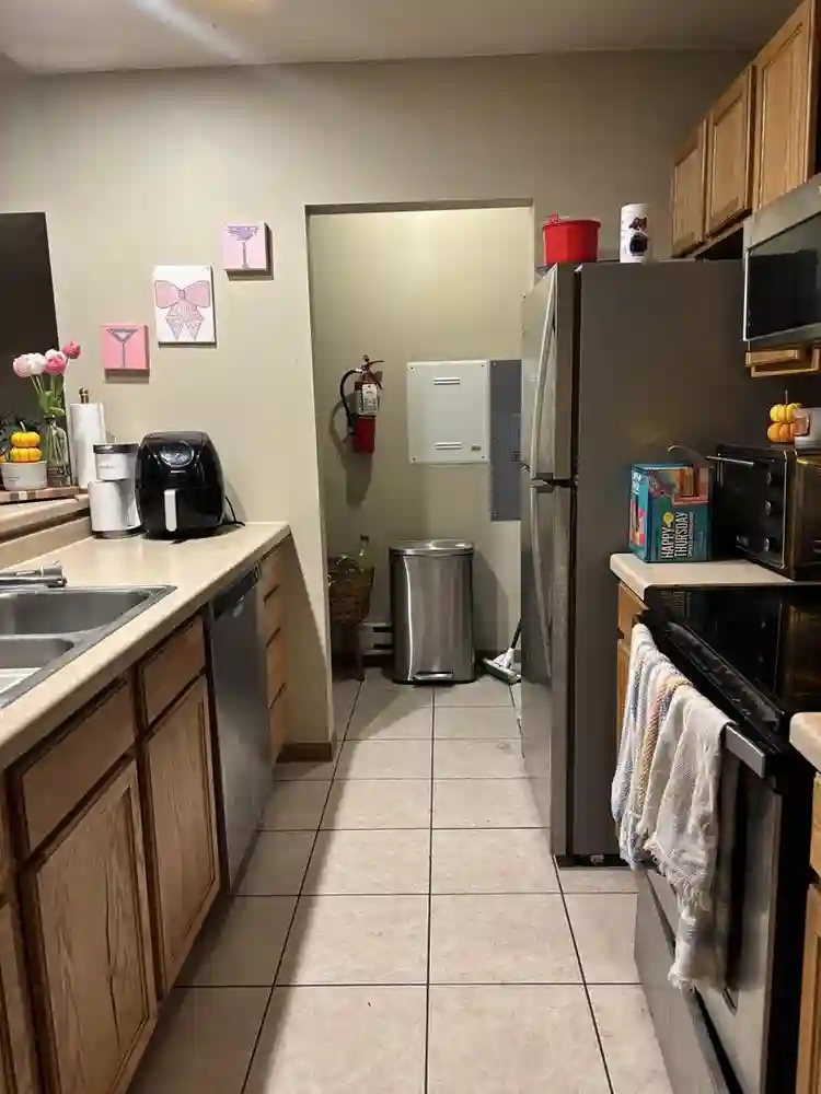 1 room Sublease for Spring