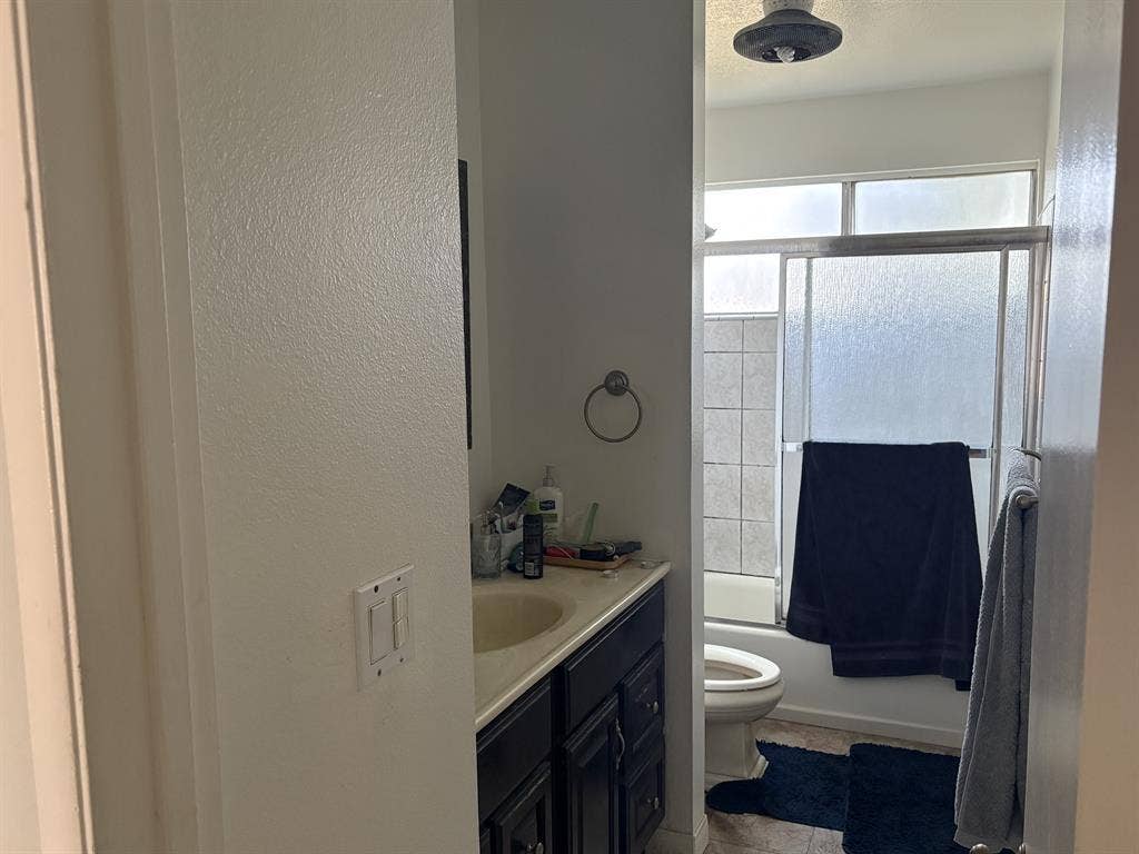 Looking for Roommate in Los Feliz!
