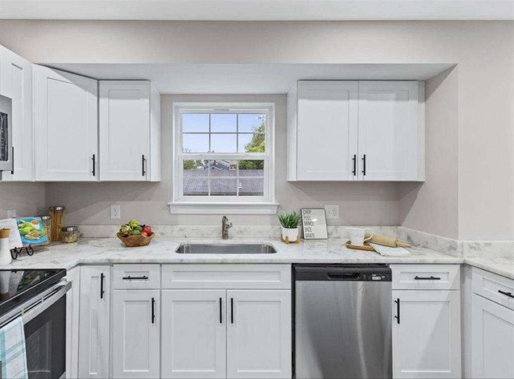 Master Bedroom & Bath for Rent