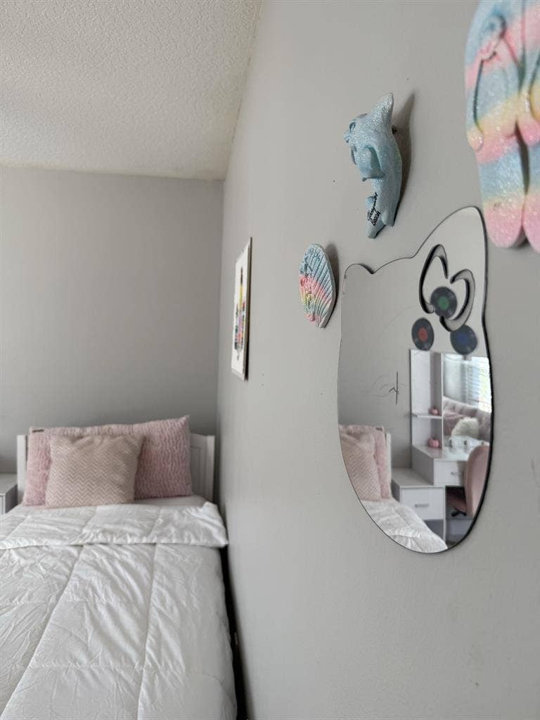 Beautiful  room Female only