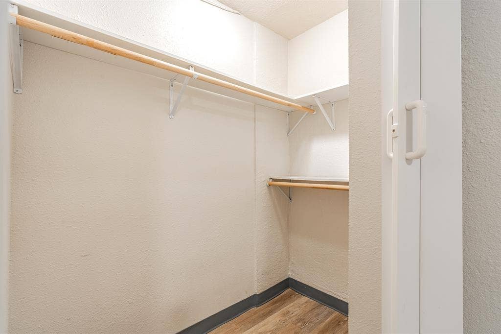 Private Room with Shared Bathroom