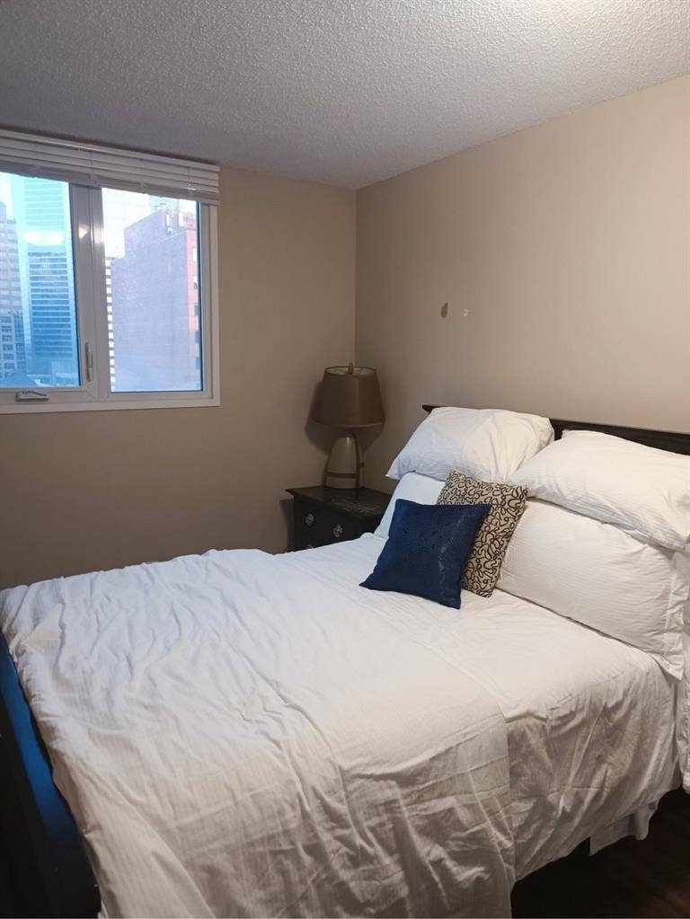 Looking for a flatmate