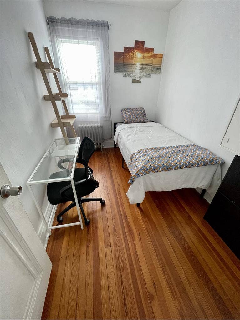 Cozy Room w/ Twin Bed, Close to JFK