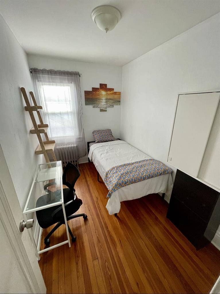 Cozy Room w/ Twin Bed, Close to JFK