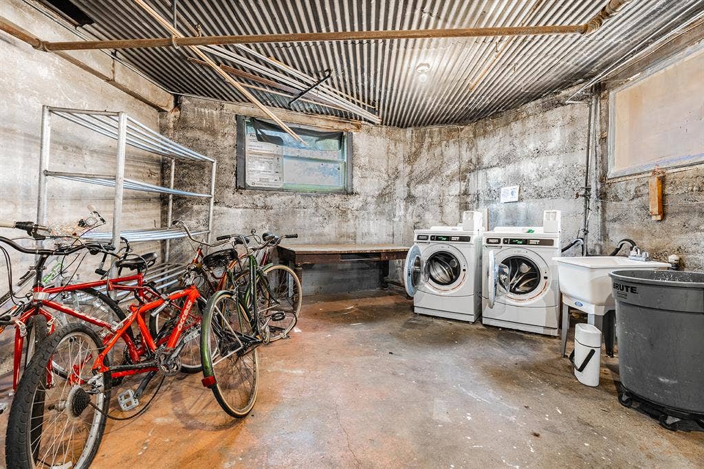 Private Room With Shared Bathroom