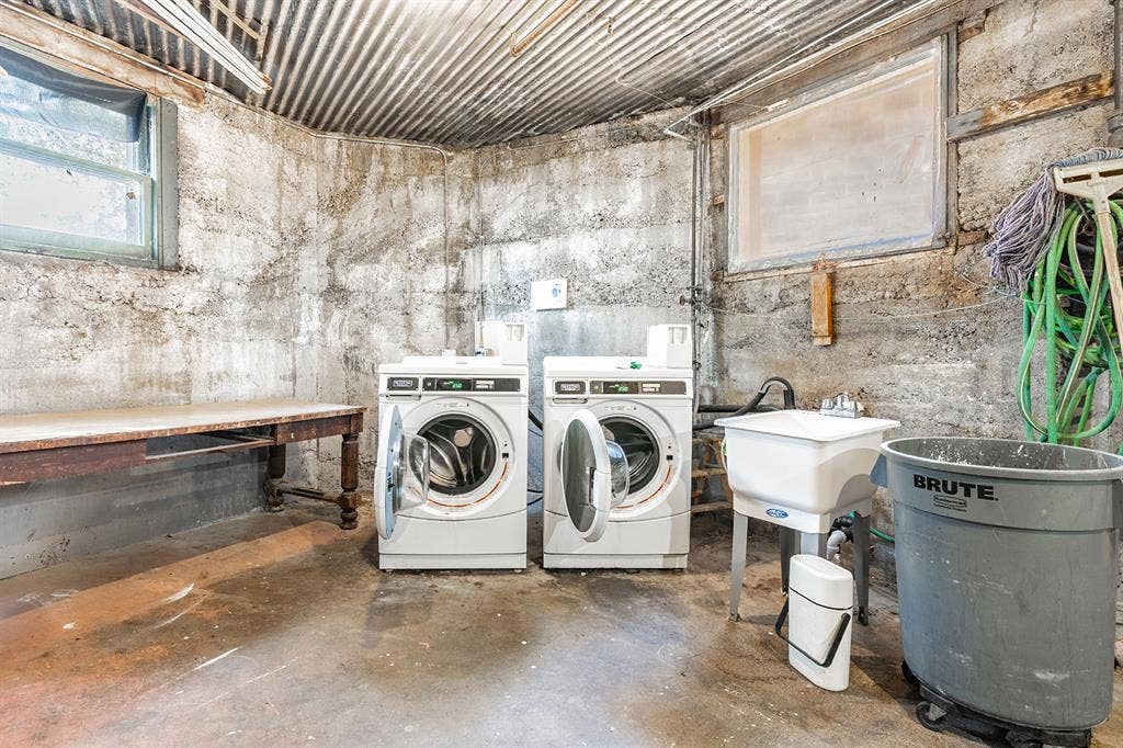 Private Room With Shared Bathroom