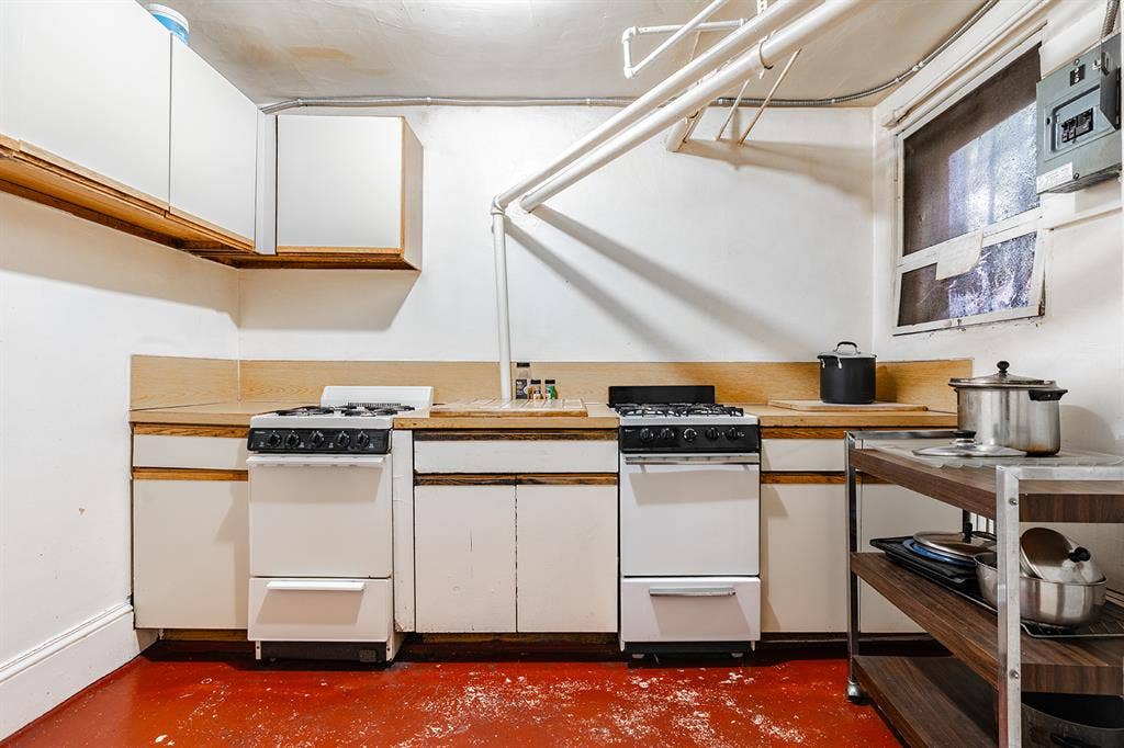 Private Room With Shared Bathroom