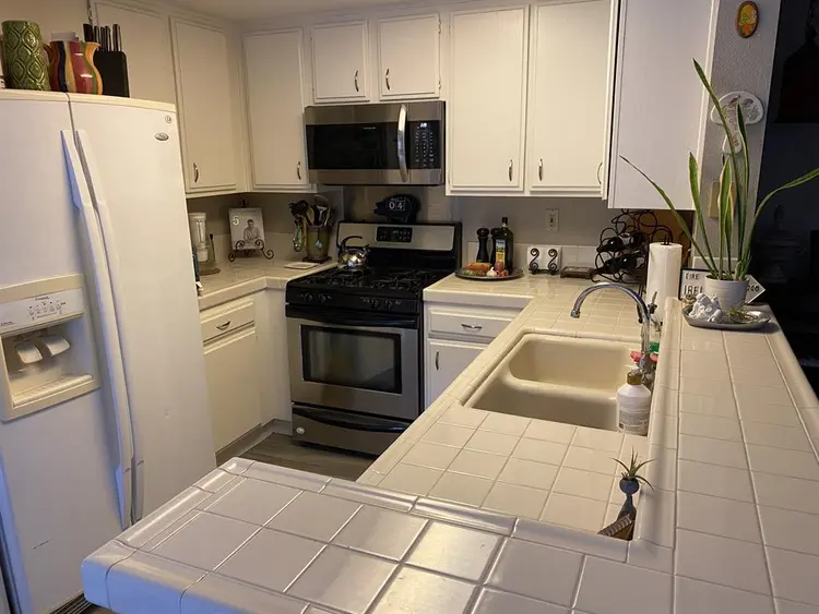 Master bedroom + bath
for rent