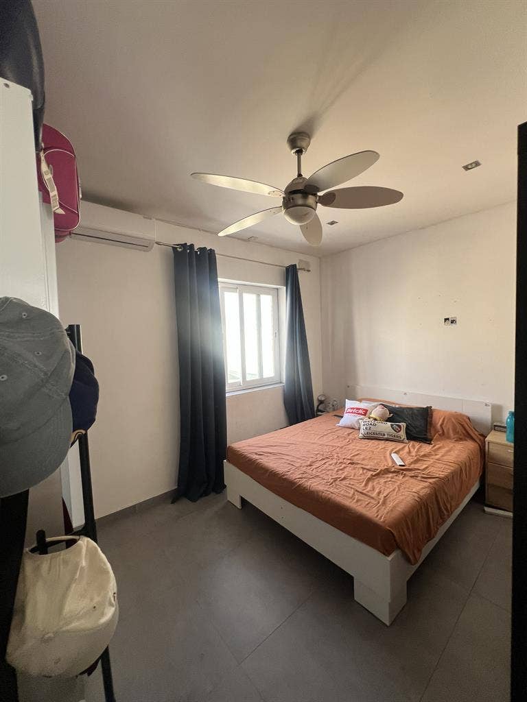 Room in Msida w/ Private Toilet