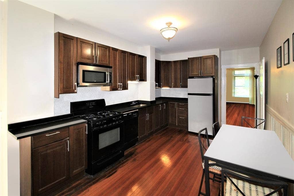 Charming Brookline Gem 3 bed/1 bath