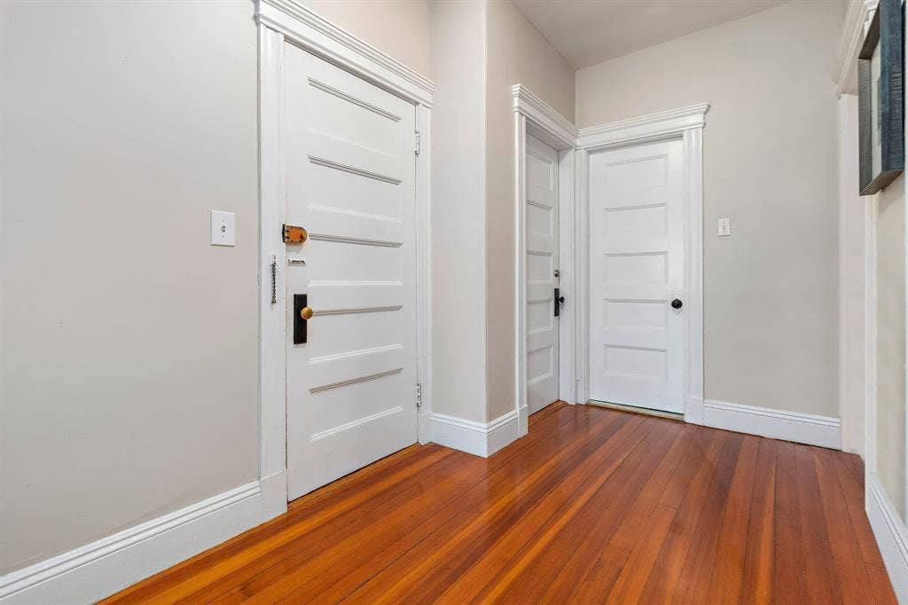 Charming Brookline Gem 3 bed/1 bath