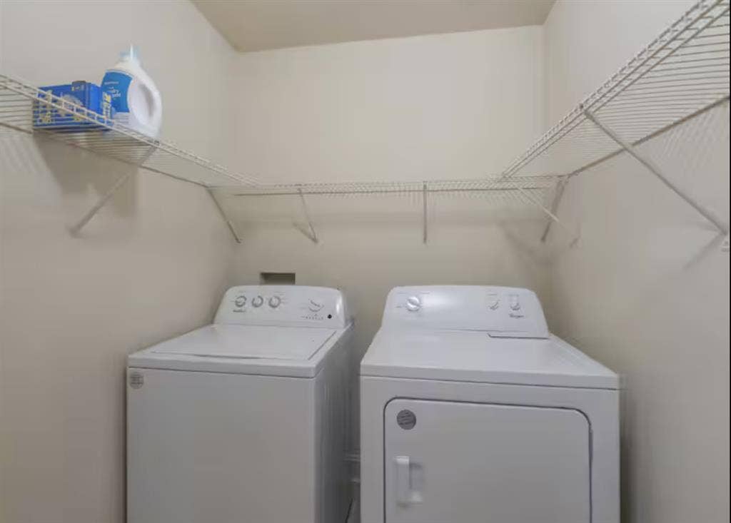 Furnished 1BR in Alexandria VA