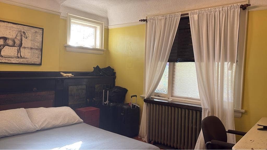 Toronto-Quiet room in charming home