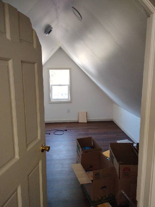 Looking for roommate