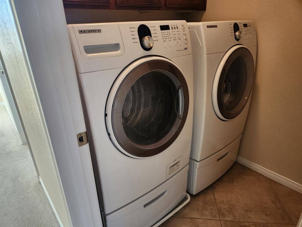 1 Room Available in Henderson