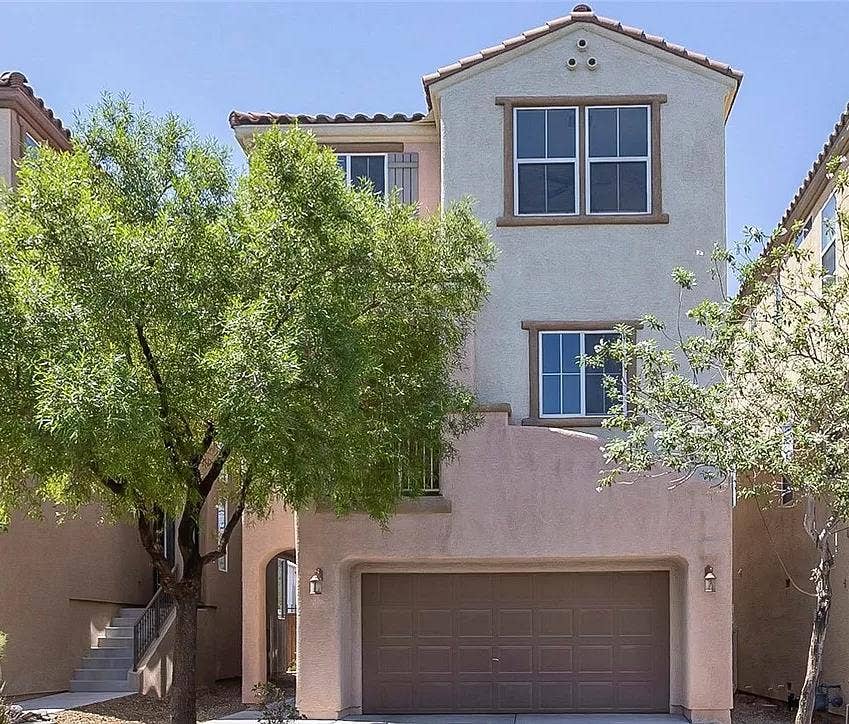 1 Room Available in Henderson