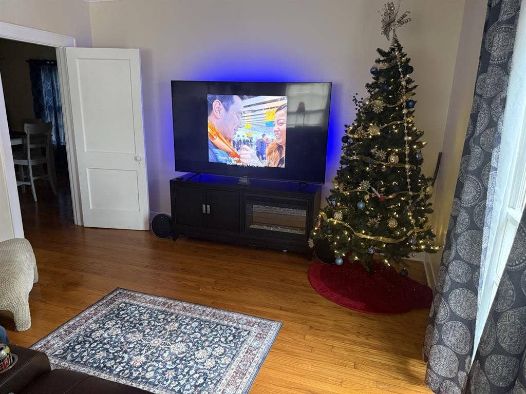 Unfurnished bedroom for rent