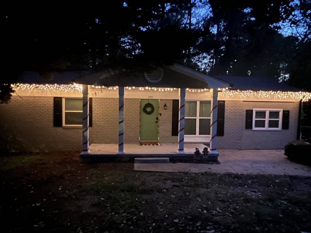 Room for rent (females only)