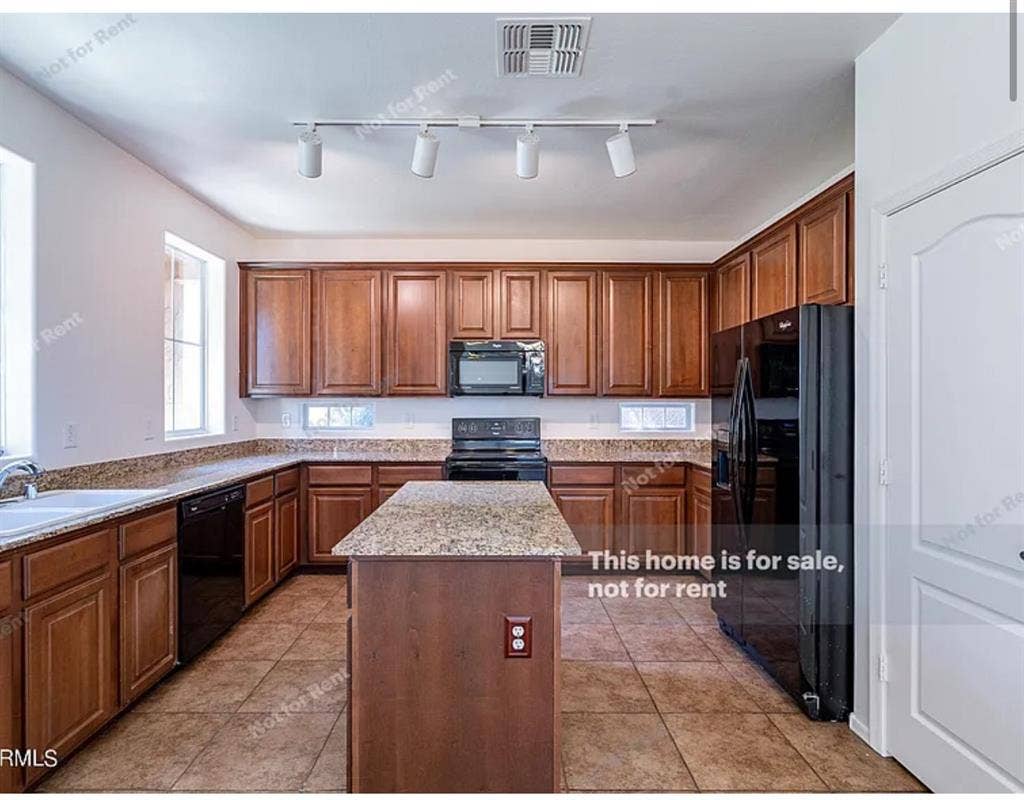 Looking for roommate EAST MESA