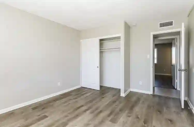 2 bedrooms available