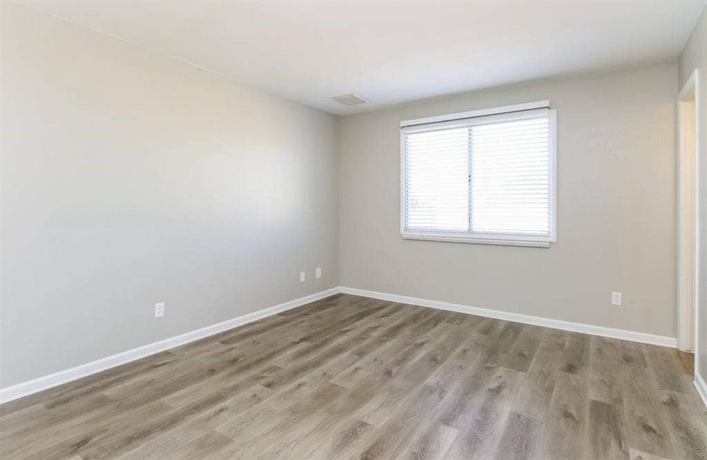 2 bedrooms available