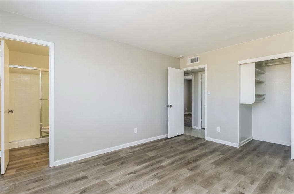 2 bedrooms available