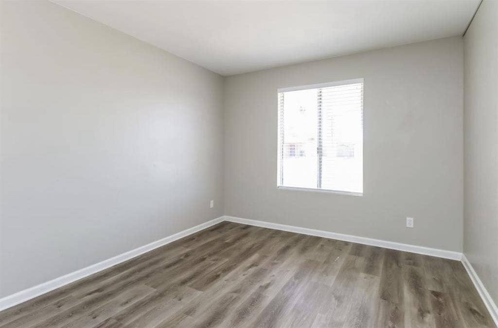 2 bedrooms available