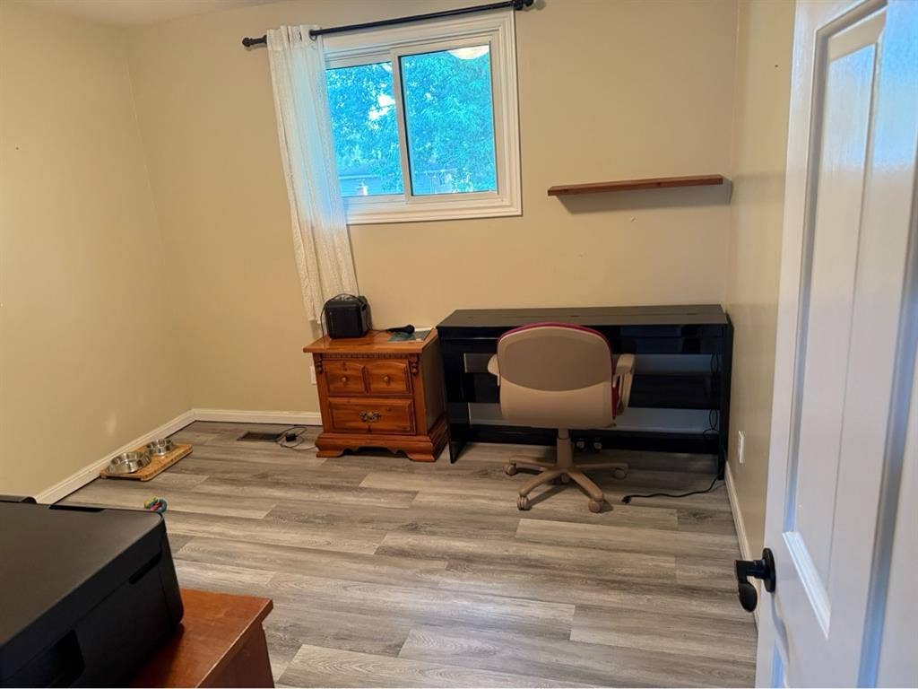 Detached house for rent.