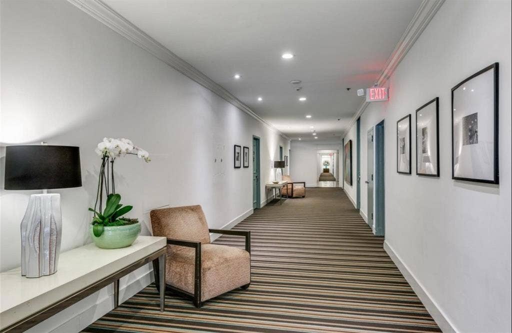 Luxury High Rise on Turtle 
Creek