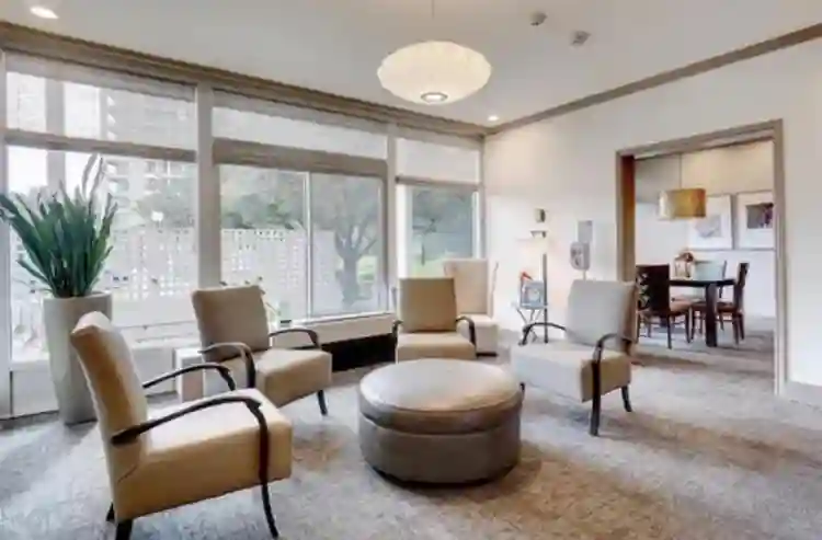 Luxury High Rise on Turtle
Creek