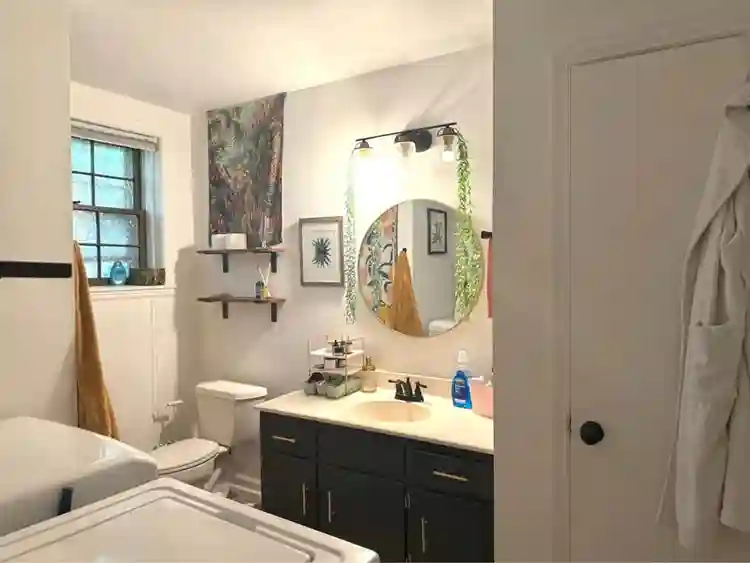 Bath Oasis in SE NASH- $