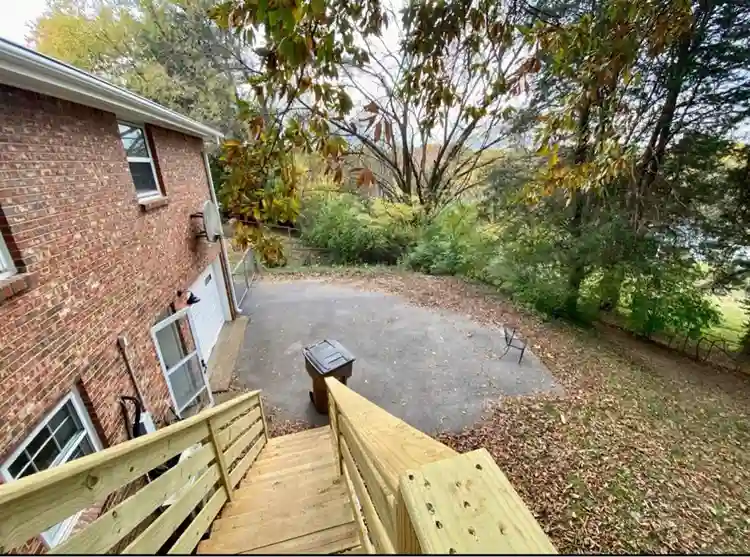 Bath Oasis in SE NASH- $