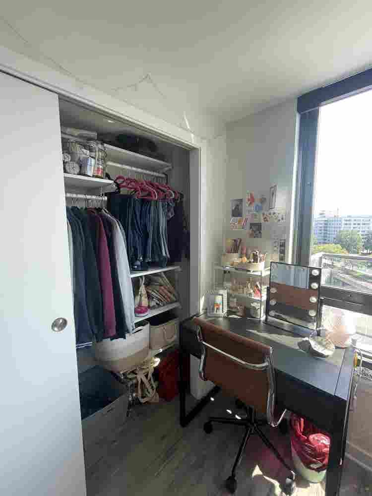 Fully furnished, modern apartment