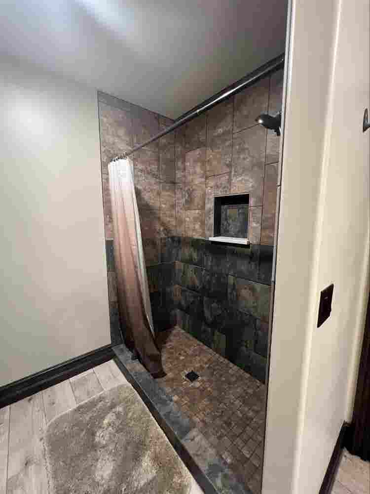 furnished apt w/utilities & garage