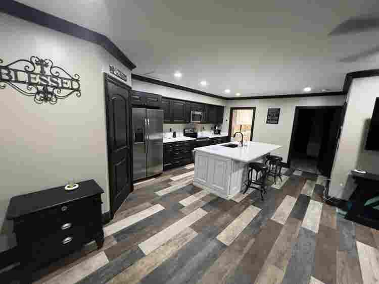 furnished apt w/utilities & garage