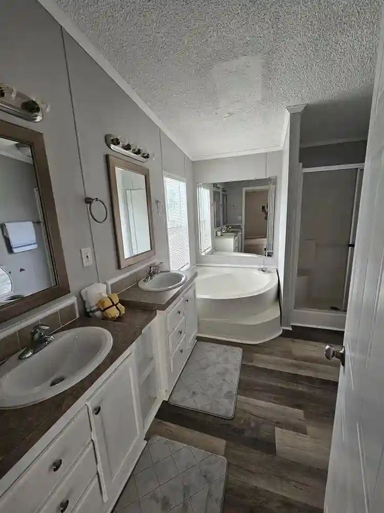 Master room for rent