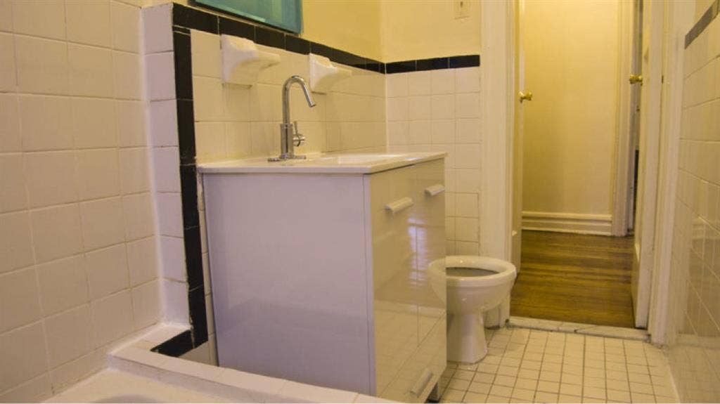 Female Roommate Wanted – BA