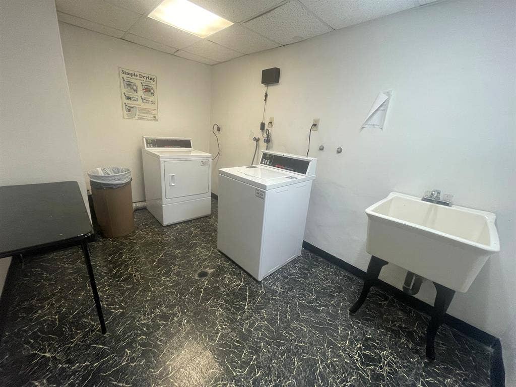 ROOM FOR RENT WITH PRIVATE BATHROOM