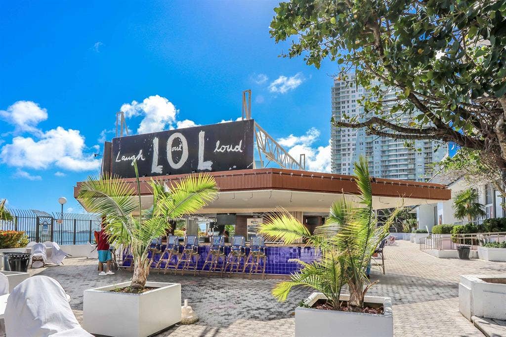 ROOM FOR RENT WITH PRIVATE BATHROOM