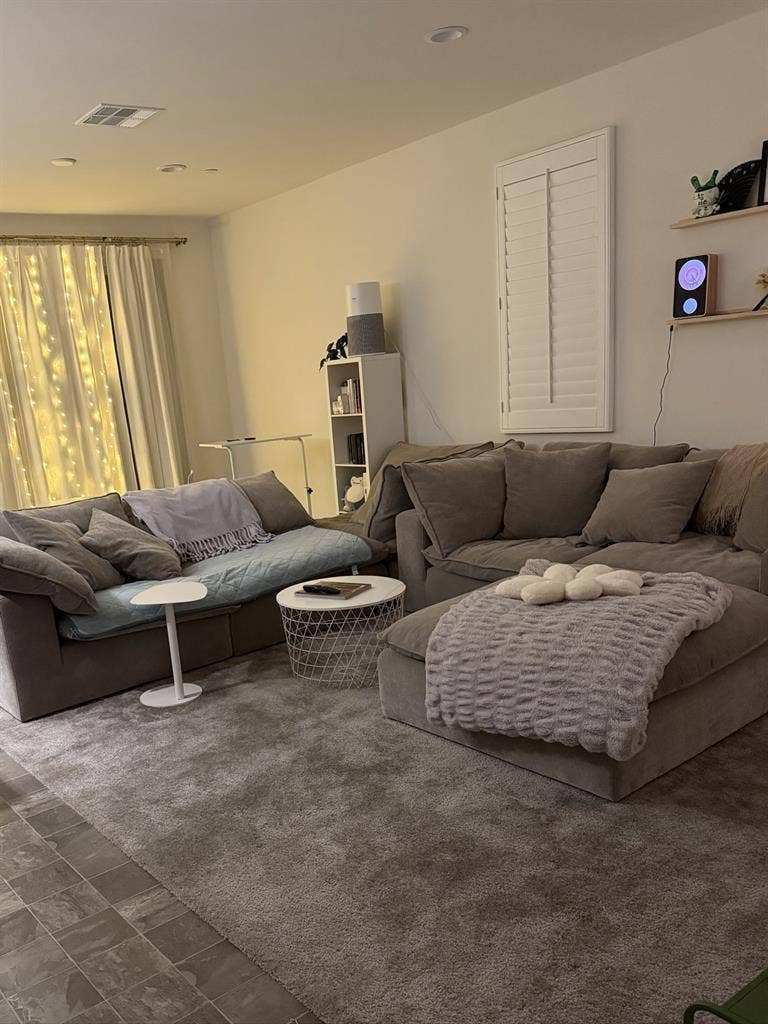 1 bedroom shared bathroom