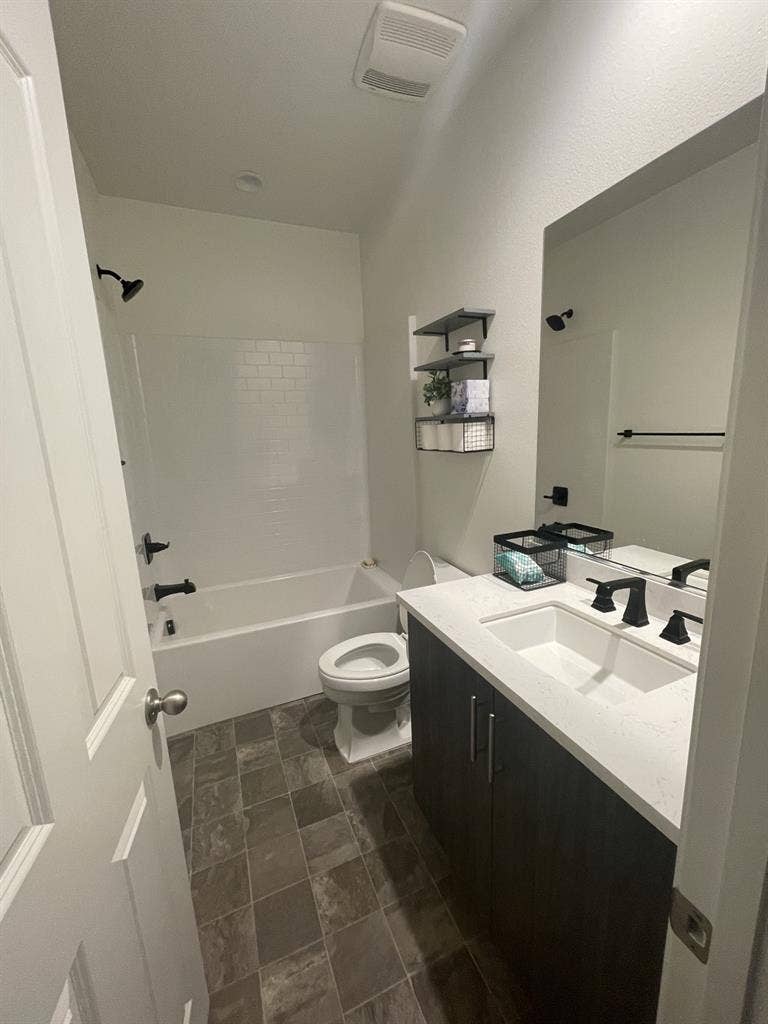 1 bedroom shared bathroom