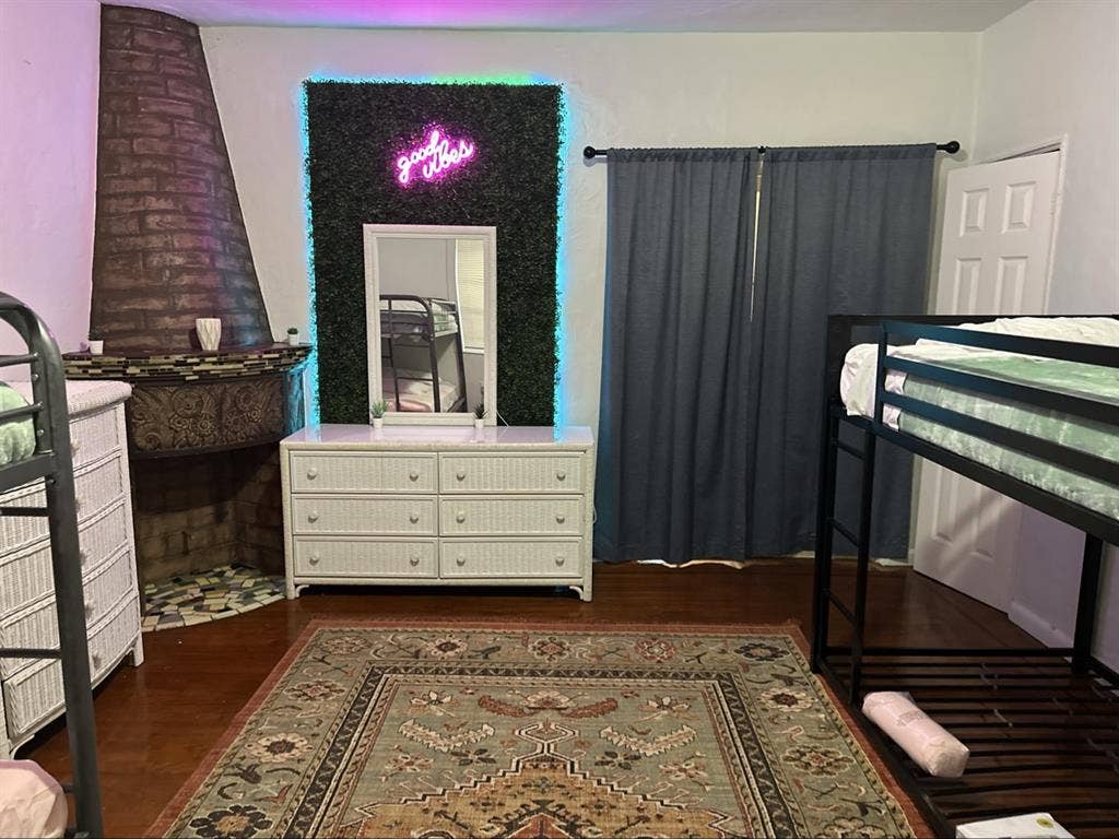 Shared Apts in Southbeach