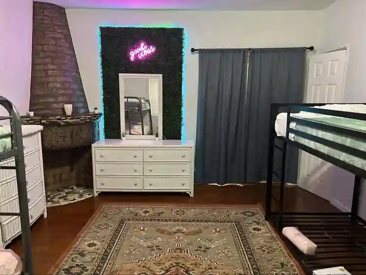 Shared Apts in Southbeach