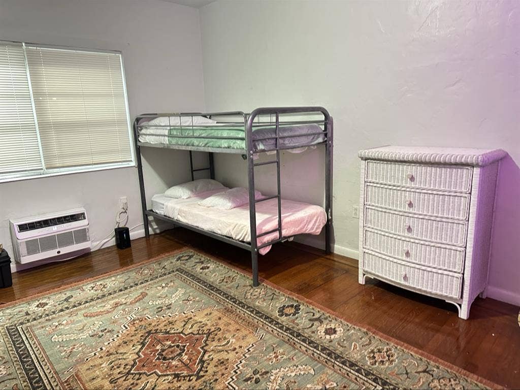 Shared Apts in Southbeach