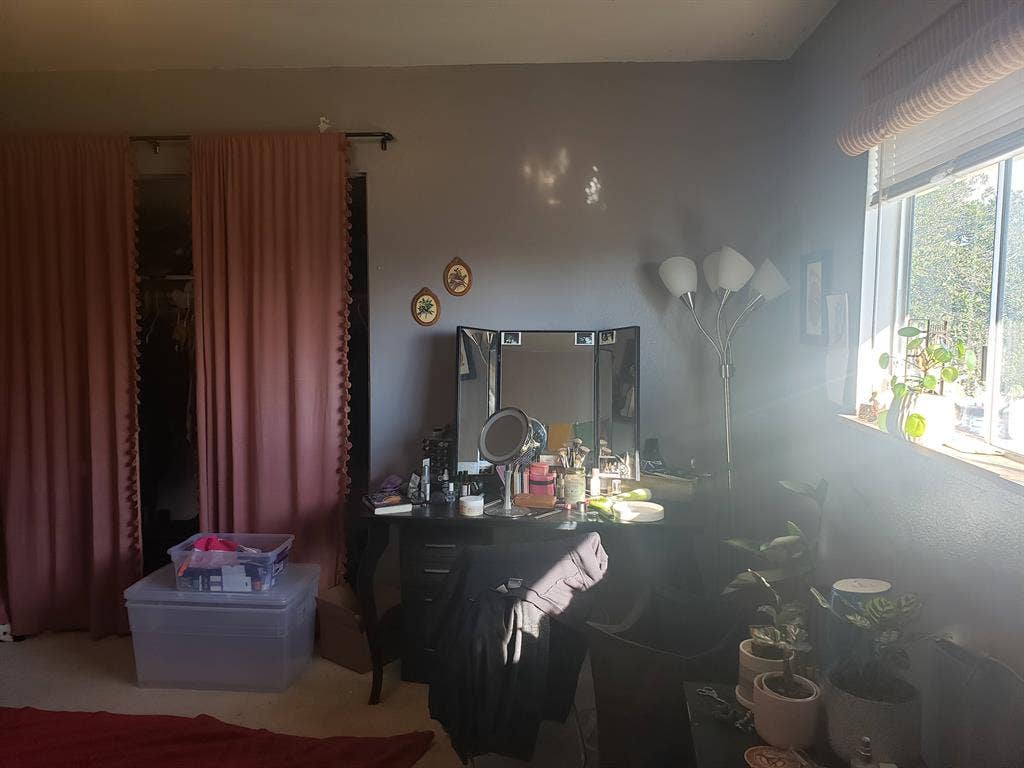 Looking for an Amazeballs Roommate