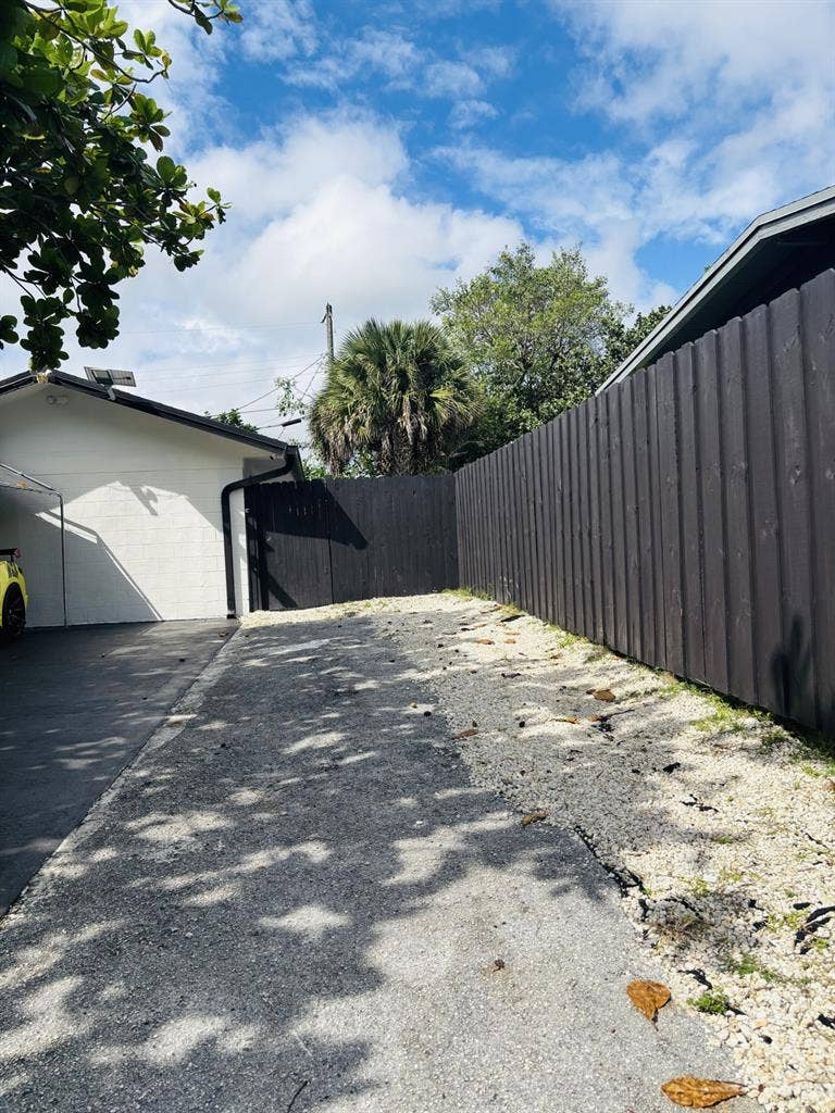 Private efficiency room for rent