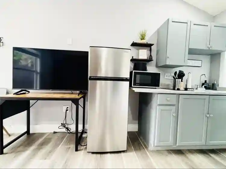 Private efficiency room for rent