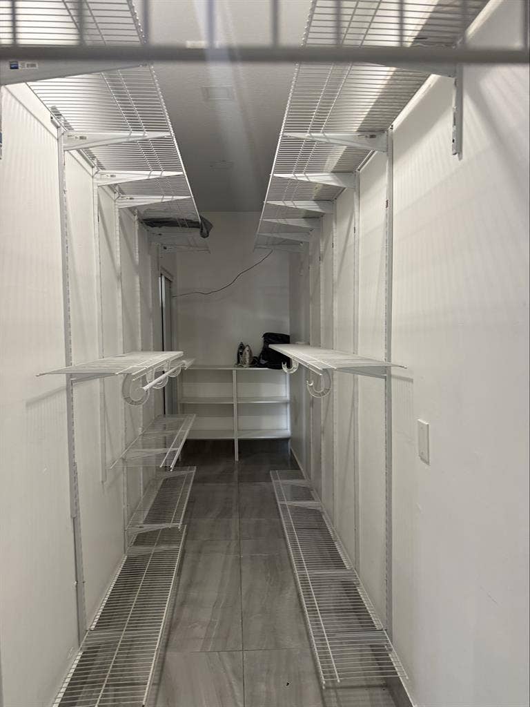 Large Studio in gated community.