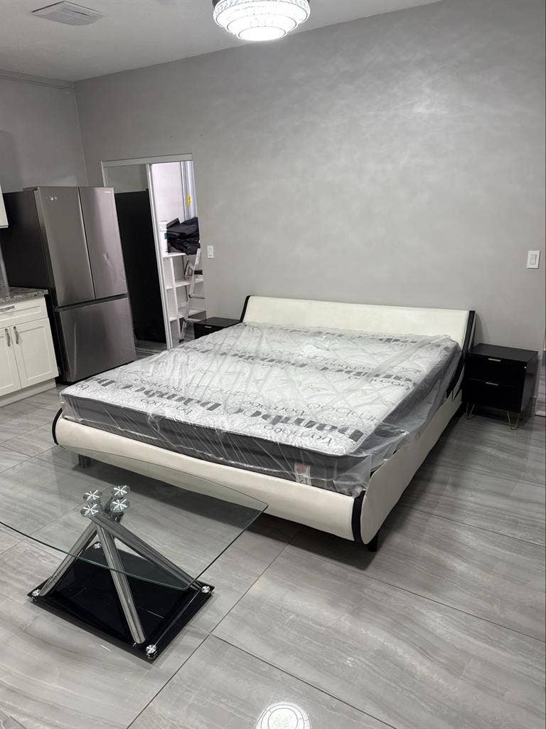 Large Studio in gated community.