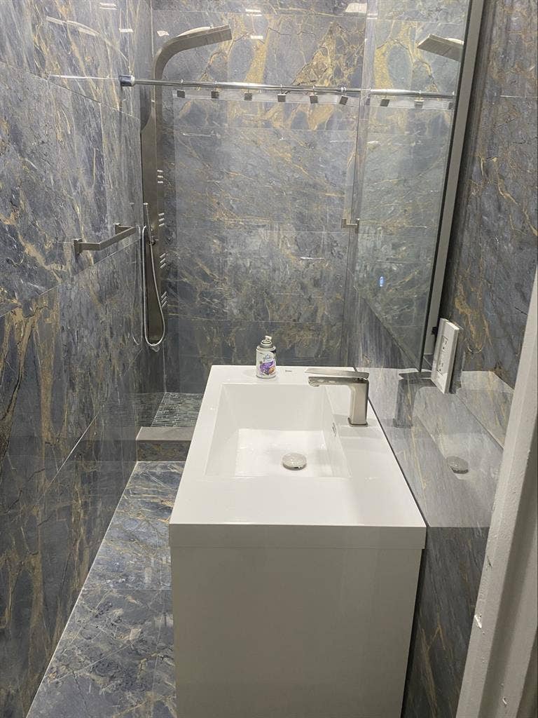 Large Studio in gated community.